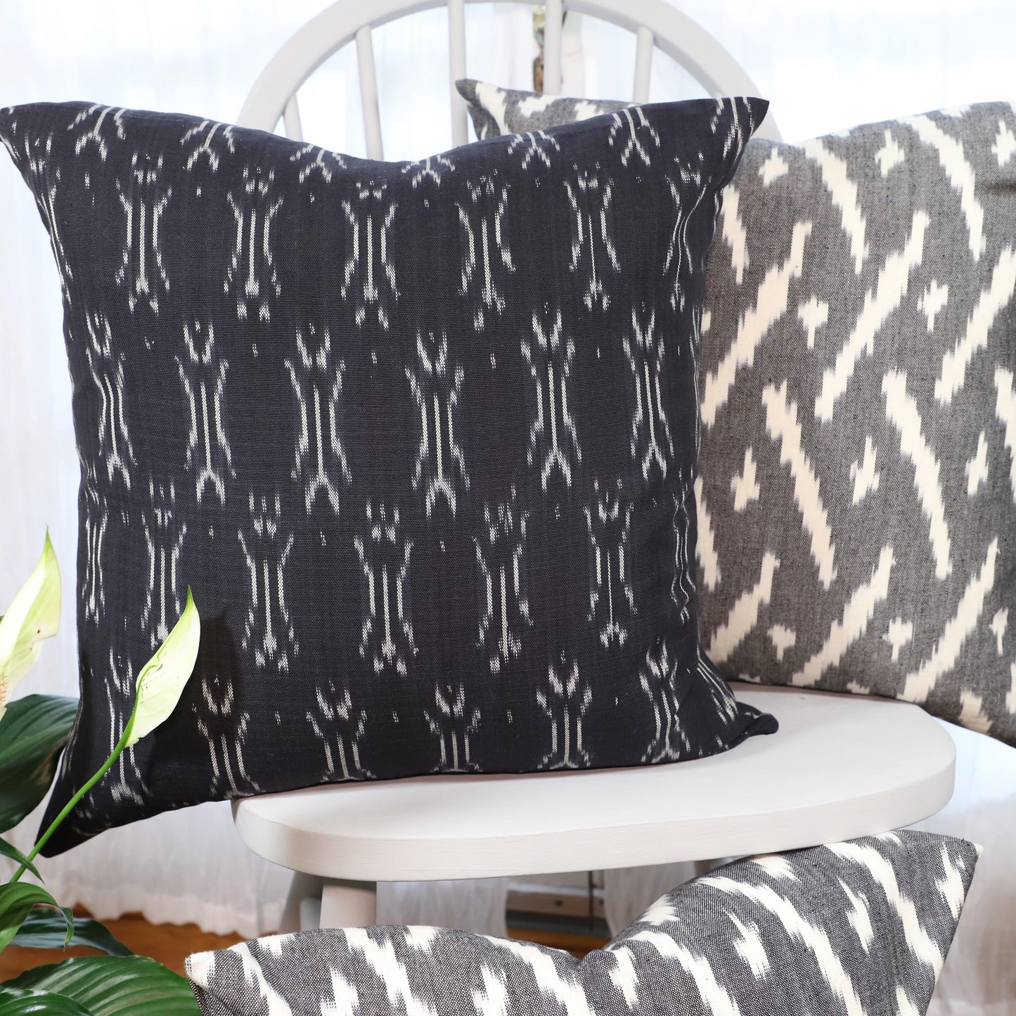 Betty Throw Pillow Cover - Passion Lilie - Fair Trade - Sustainable Fashion